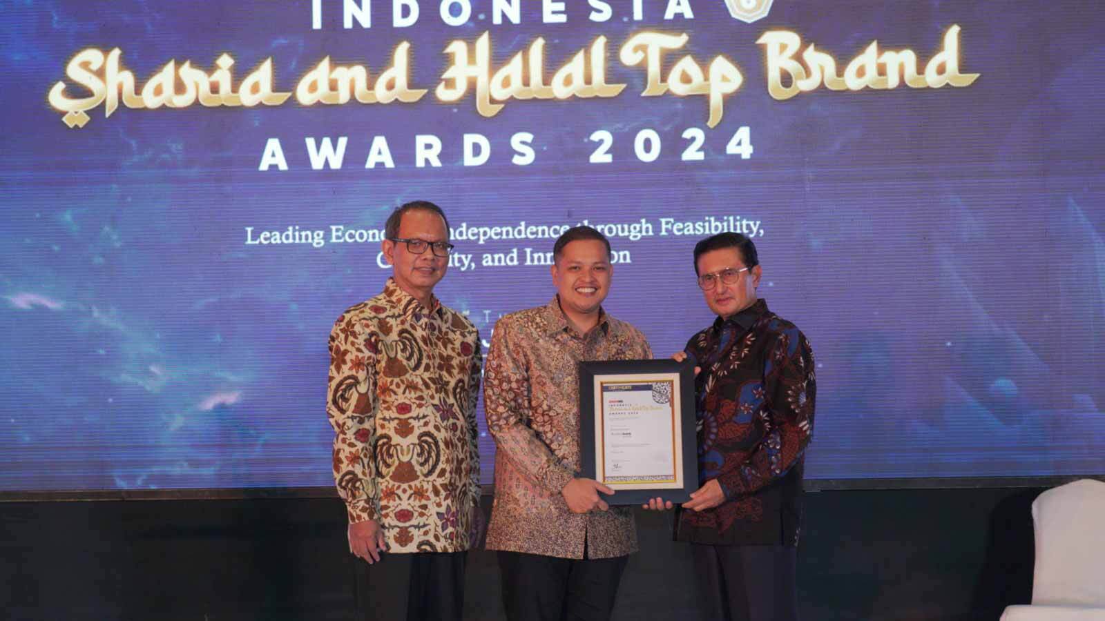 Nanobank Syariah Raih Penghargaan di Indonesia Sharia & Halal Top Brand Award 2024